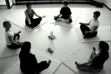 Yoga im TanzRaum